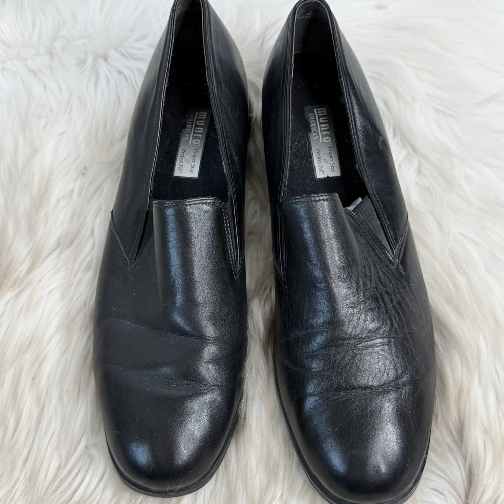 Munro American Womens Black Leather Slip On Loafers Size 11 M Low Block Heel
